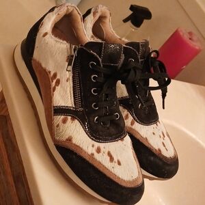 Myra Bag Leather/cowhide Sneakers‎ with Tan and Cream. Sz.8